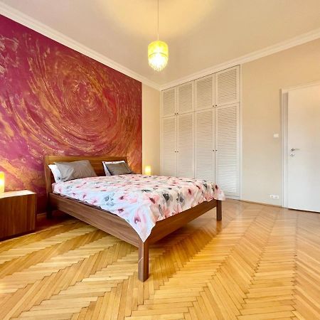 Exclusive Colourful Flat In The City Budapest Eksteriør billede