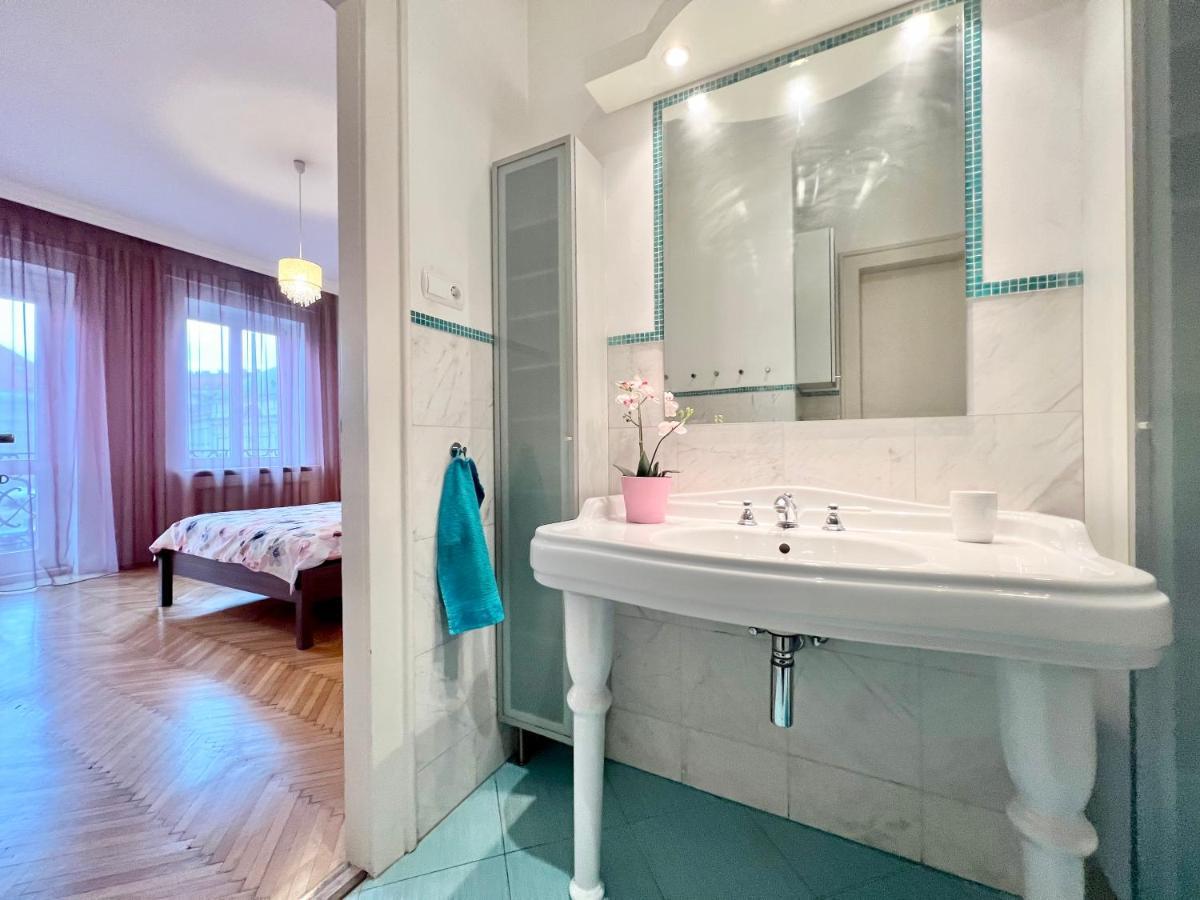 Exclusive Colourful Flat In The City Budapest Eksteriør billede