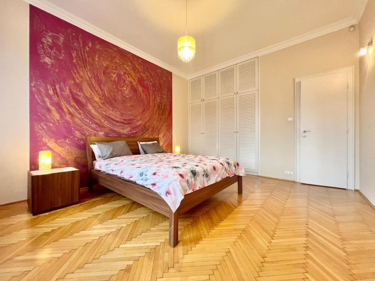 Exclusive Colourful Flat In The City Budapest Eksteriør billede